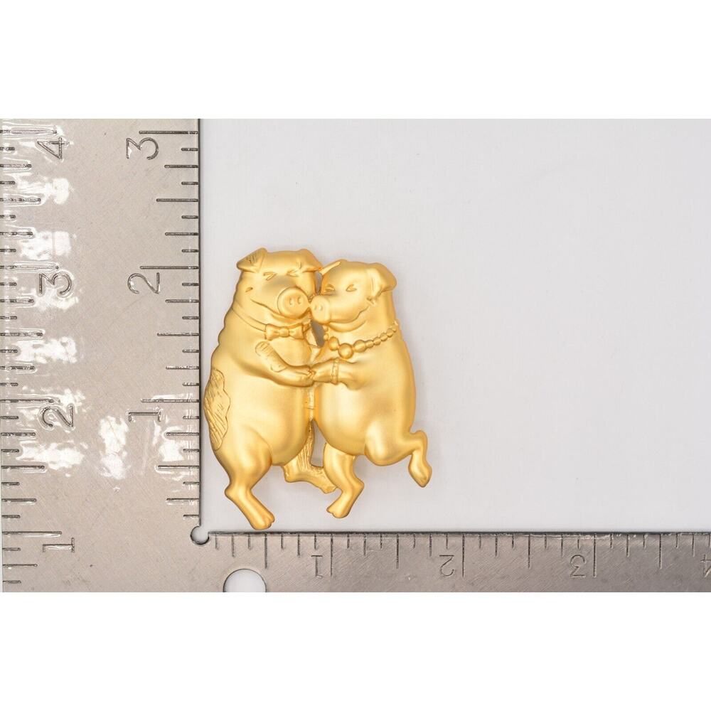 Vintage Pin Pig Brooch Brushed Gold Slow Dancing Lovers Husband Wife 80s BinA10 - Picture 12 of 12